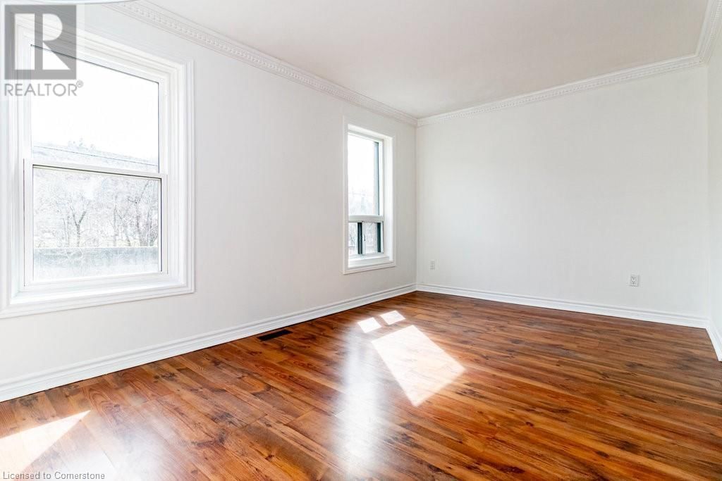 235 YOUNG STREET Image 30