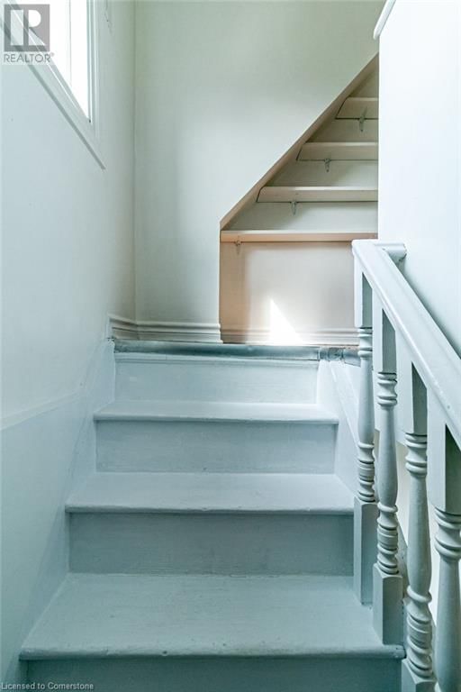 235 YOUNG STREET Image 34
