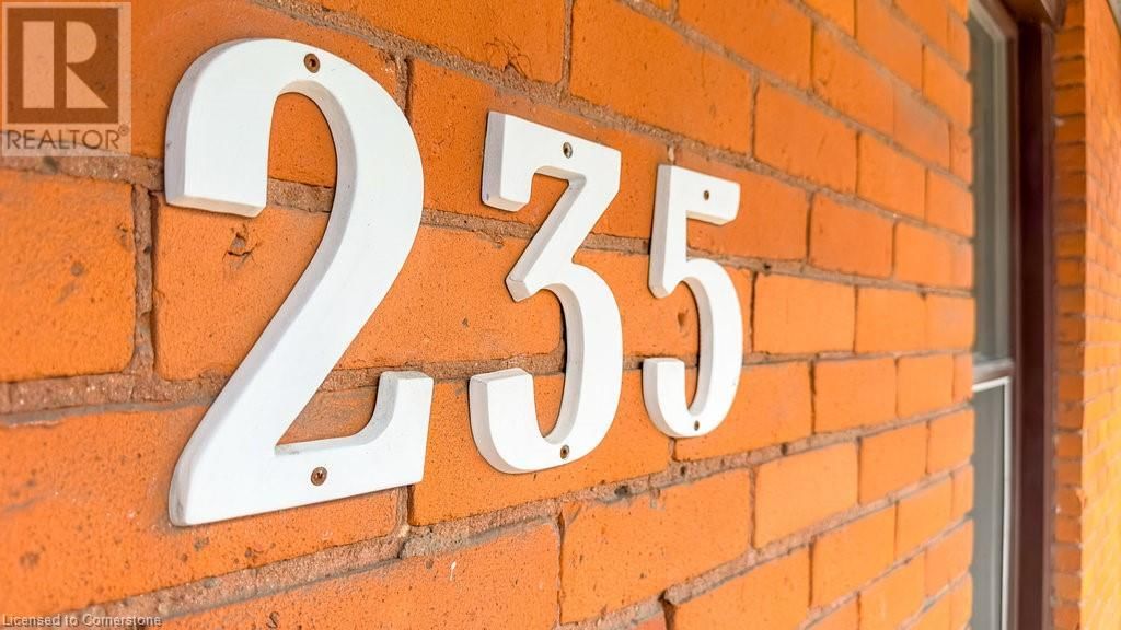 235 YOUNG STREET Image 5