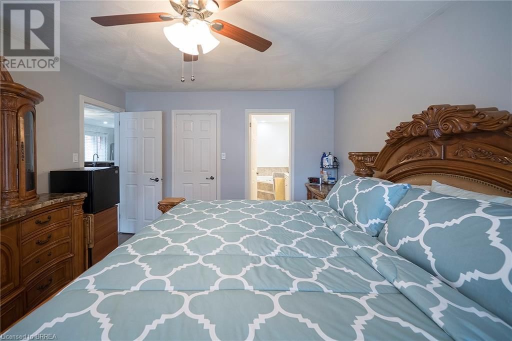4 - 115 GLENWOOD DRIVE Image 14