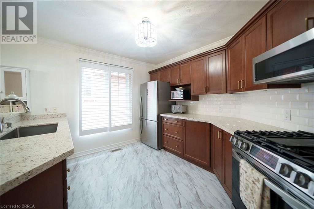 4 - 115 GLENWOOD DRIVE Image 6