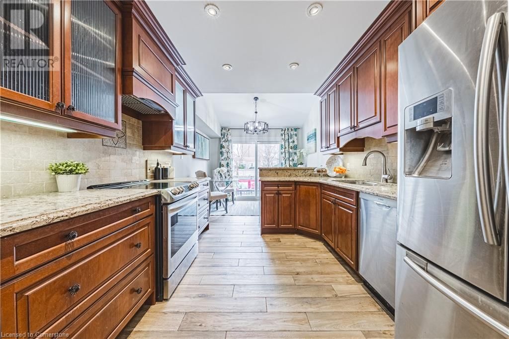 2738 LINDHOLM CRESCENT Image 21