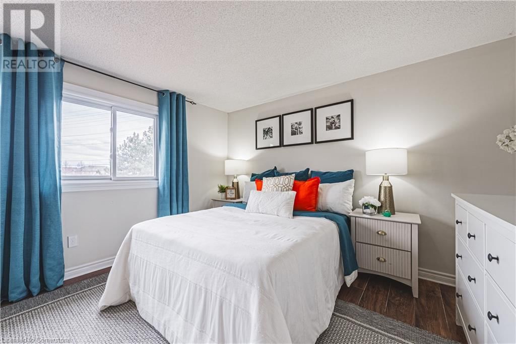 2738 LINDHOLM CRESCENT Image 34