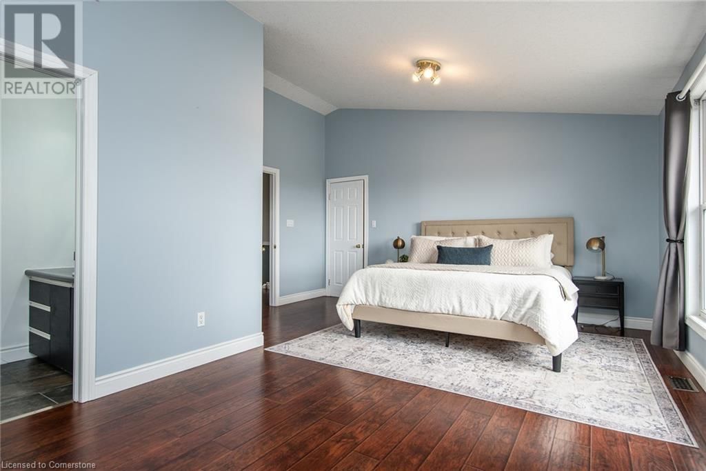 2496 ARTHUR STREET NORTH Image 35