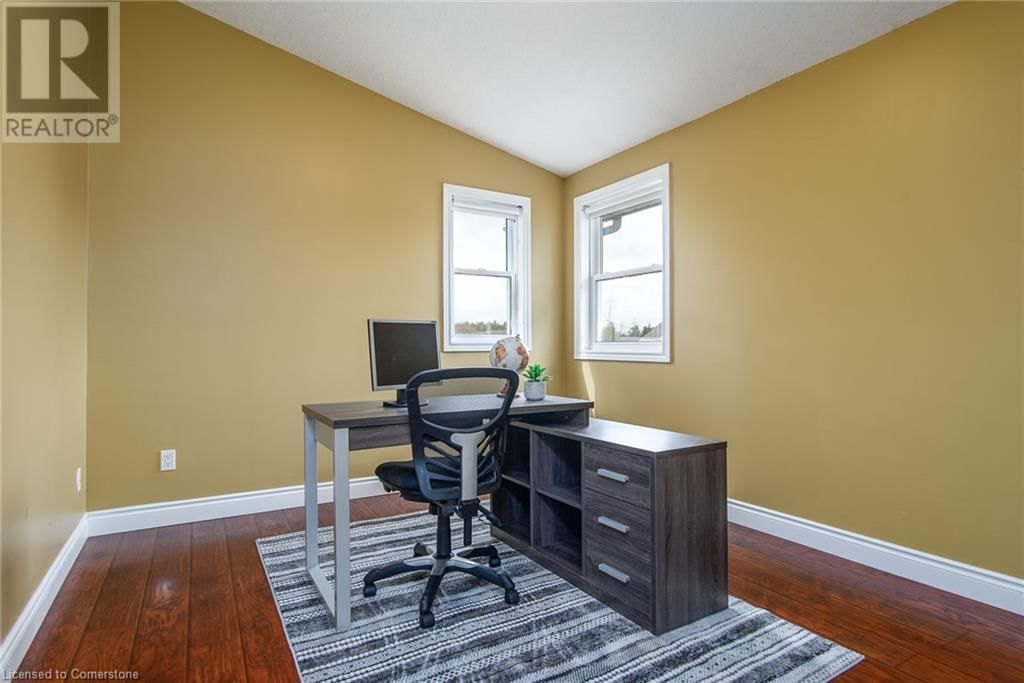 2496 ARTHUR STREET NORTH Image 36