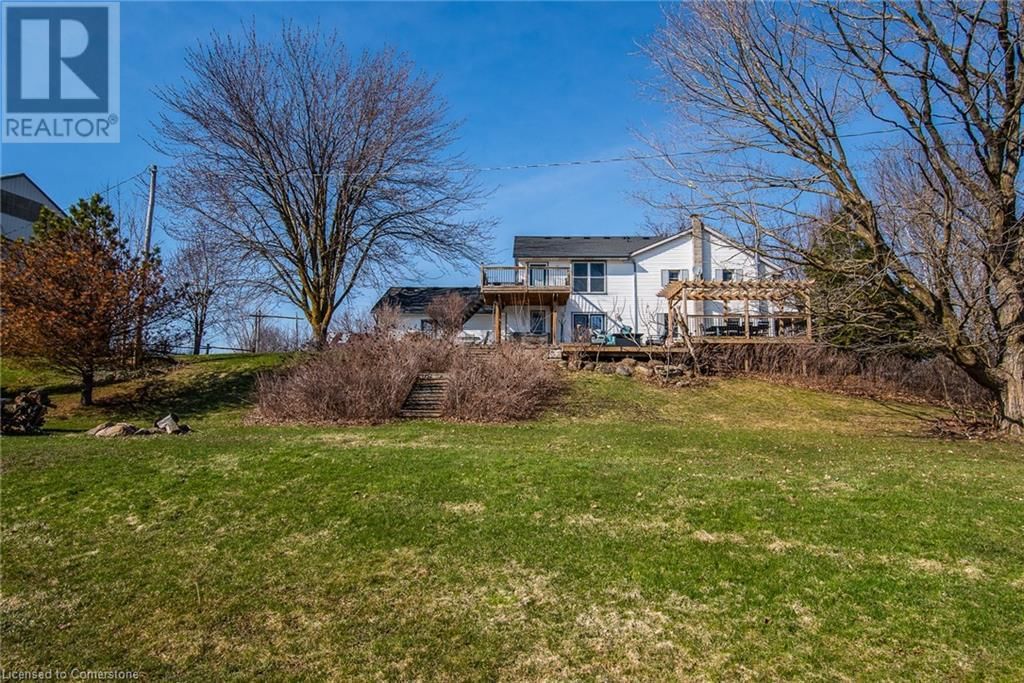 2496 ARTHUR STREET NORTH Image 9