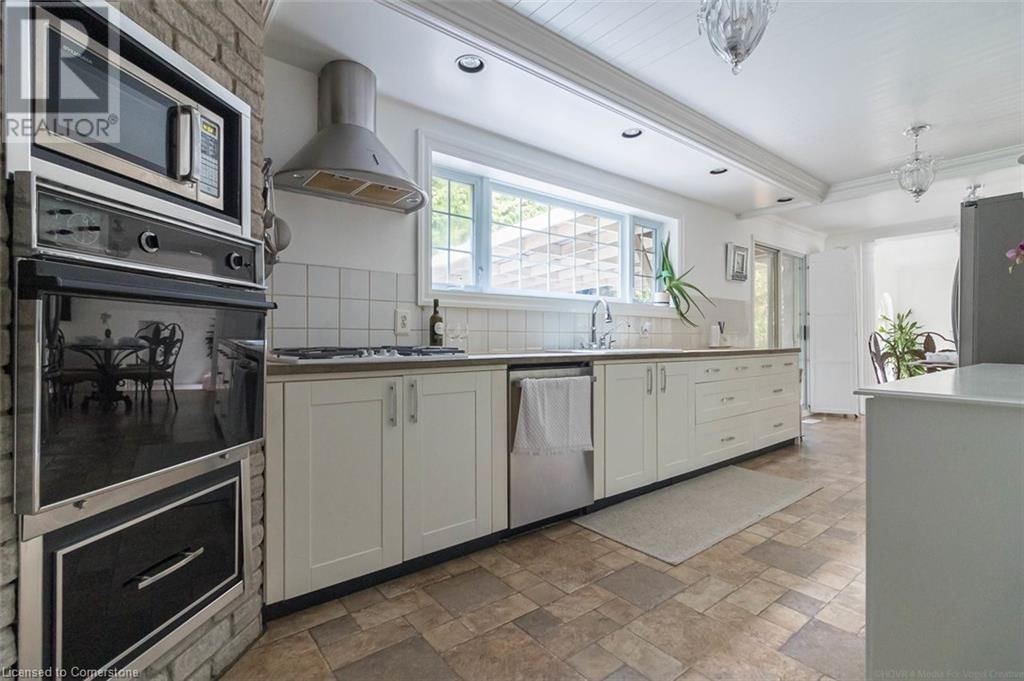 365 ELEANOR PLACE Image 18