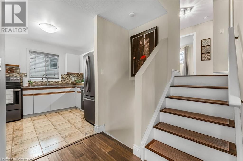 4534 DUFFERIN AVENUE Image 11