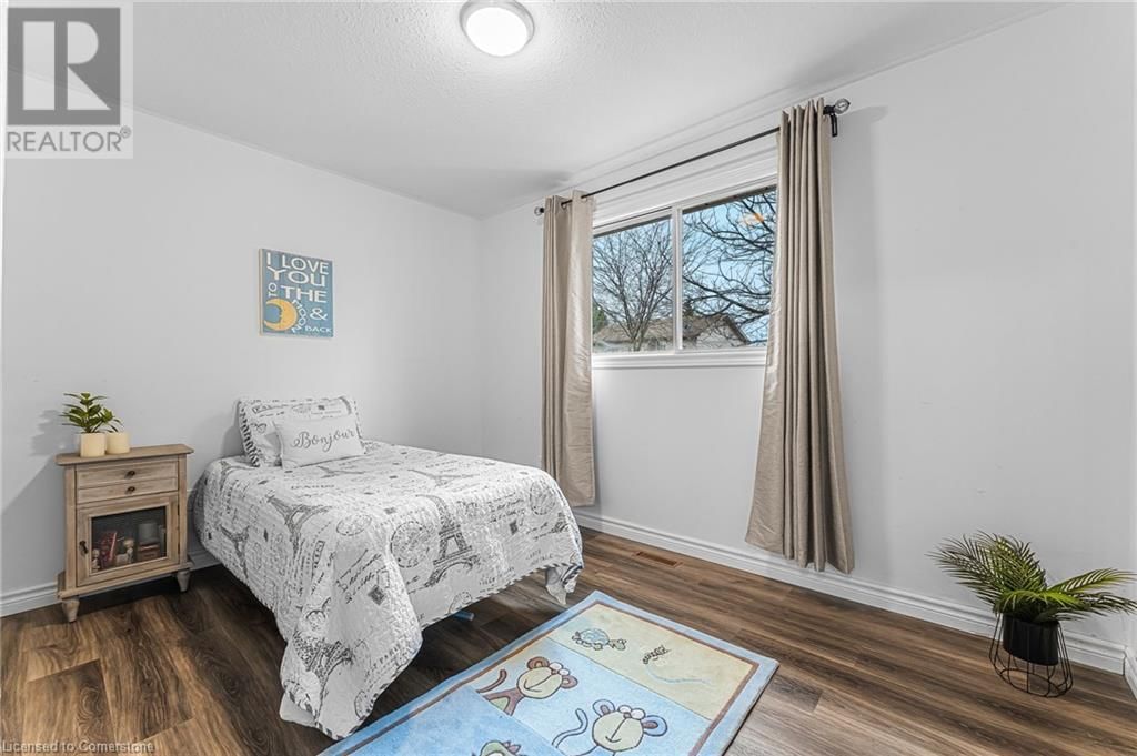 4534 DUFFERIN AVENUE Image 18