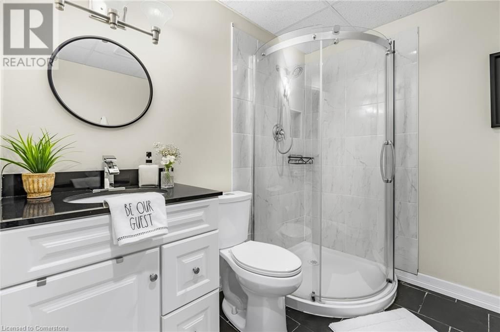 4534 DUFFERIN AVENUE Image 24