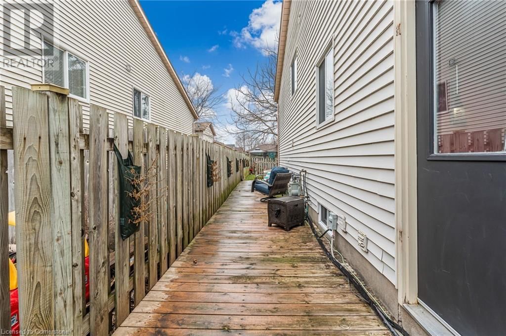 4534 DUFFERIN AVENUE Image 31