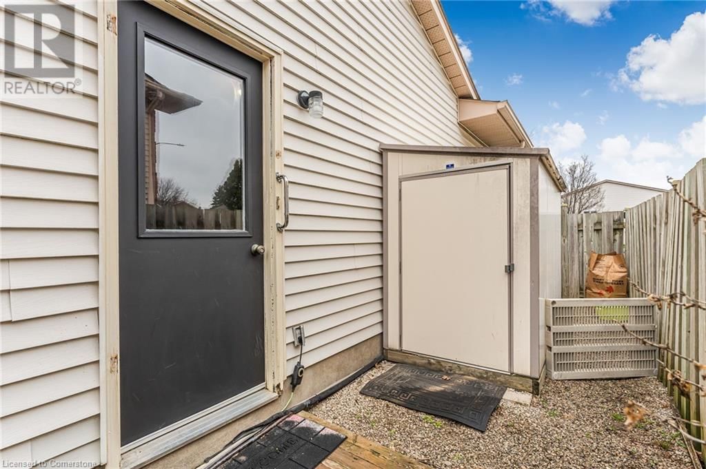 4534 DUFFERIN AVENUE Image 32