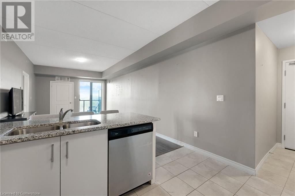 312 - 1280 GORDON STREET Image 17