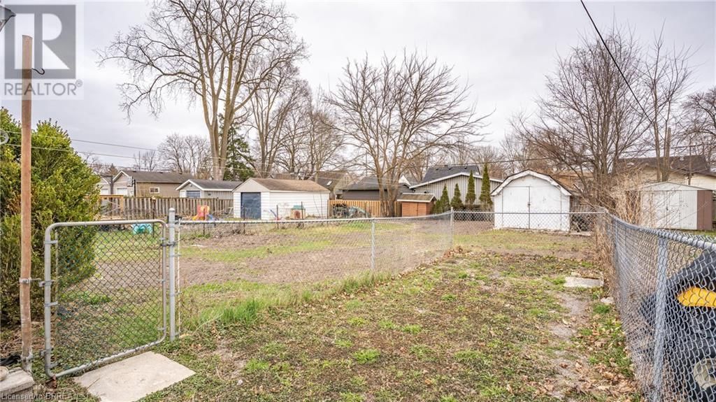 136 BURWELL STREET Image 16