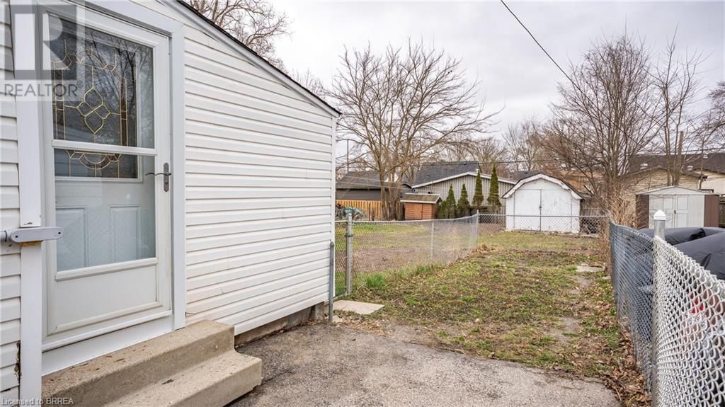136 BURWELL STREET Image 17