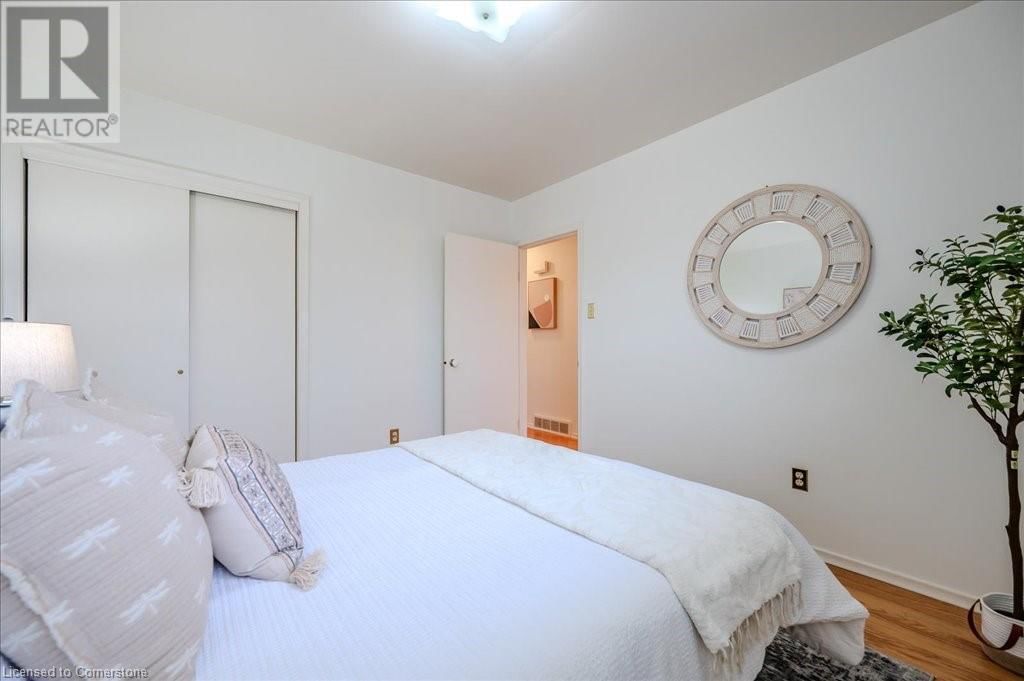 46 GILMOUR CRESCENT Image 20