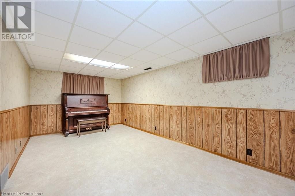 46 GILMOUR CRESCENT Image 25