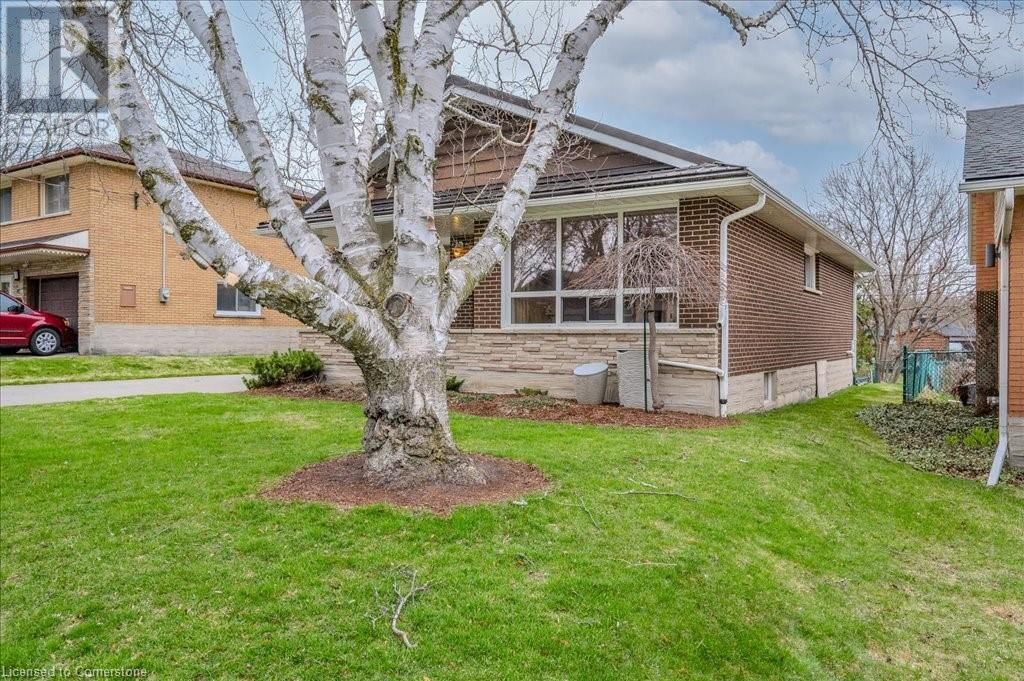 46 GILMOUR CRESCENT Image 3