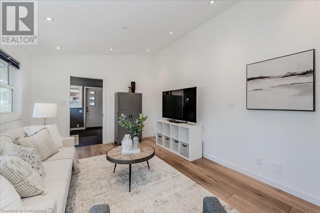 532 DUNBAR ROAD Image 10