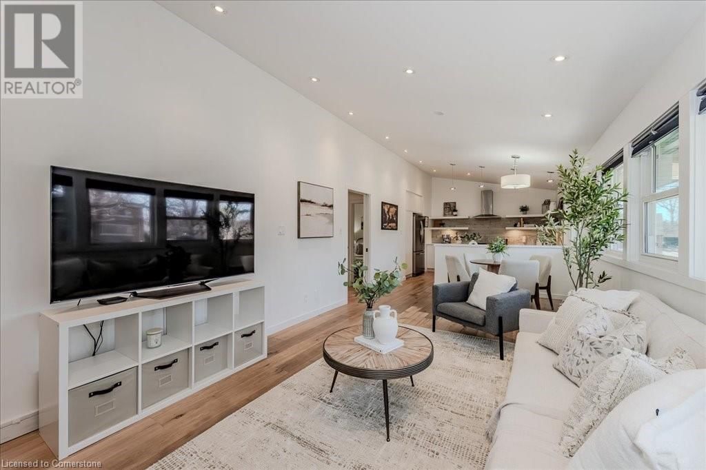 532 DUNBAR ROAD Image 11