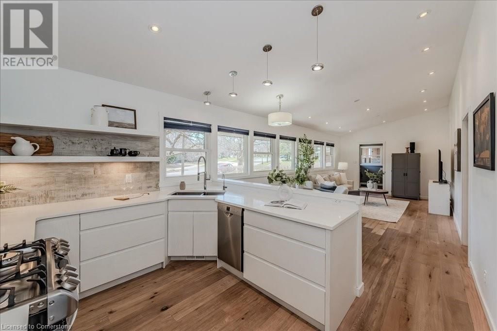 532 DUNBAR ROAD Image 17