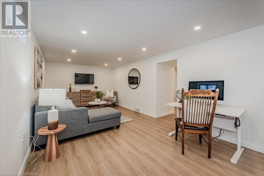 532 DUNBAR ROAD Image 26