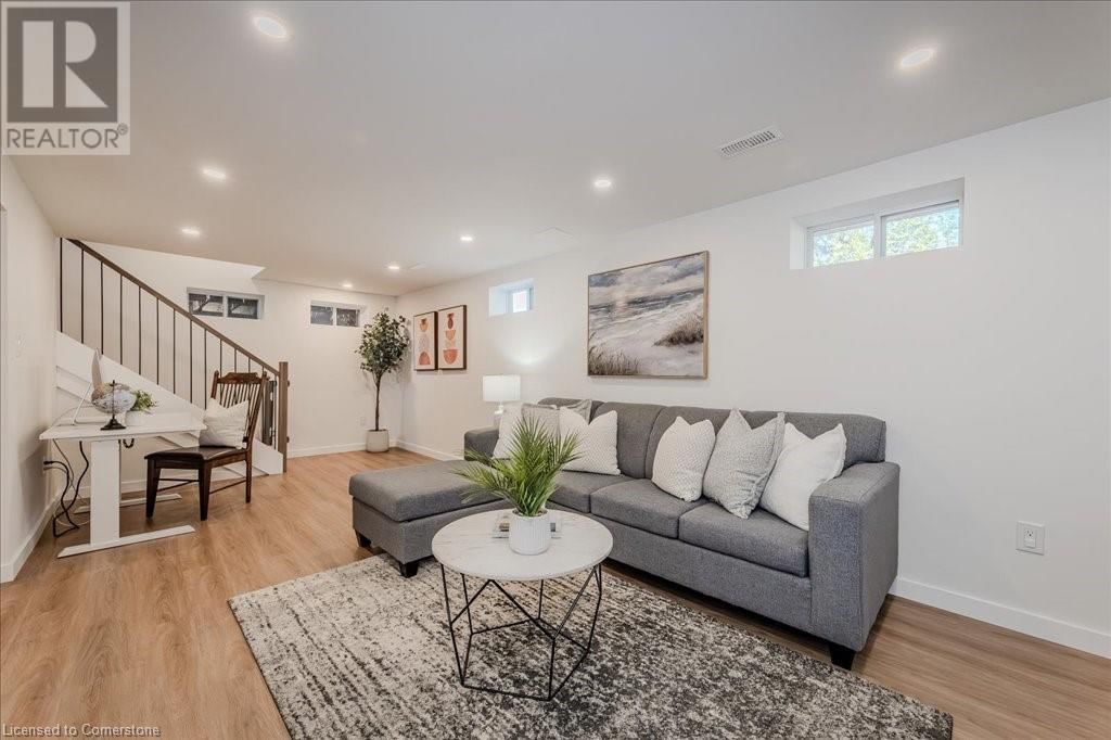 532 DUNBAR ROAD Image 28