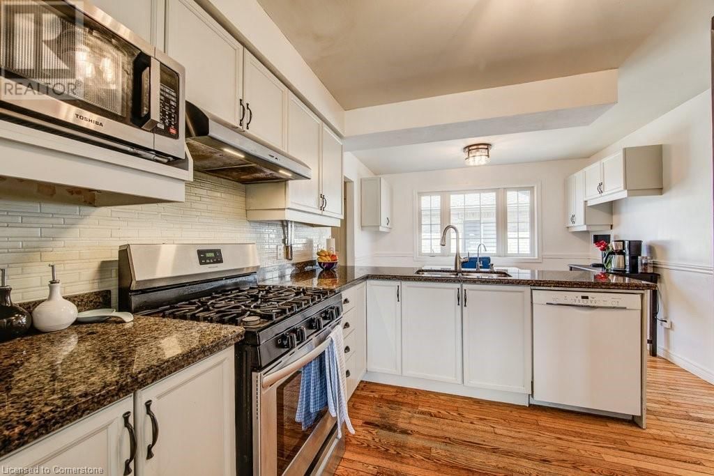 705 LAVERY STREET Image 11