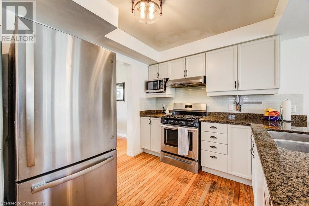 705 LAVERY STREET Image 12