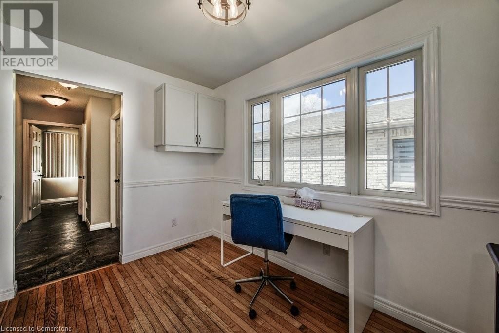 705 LAVERY STREET Image 15