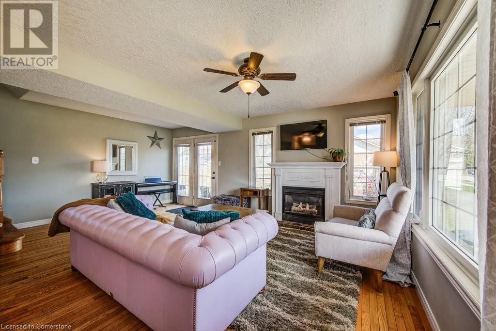705 LAVERY STREET Image 21