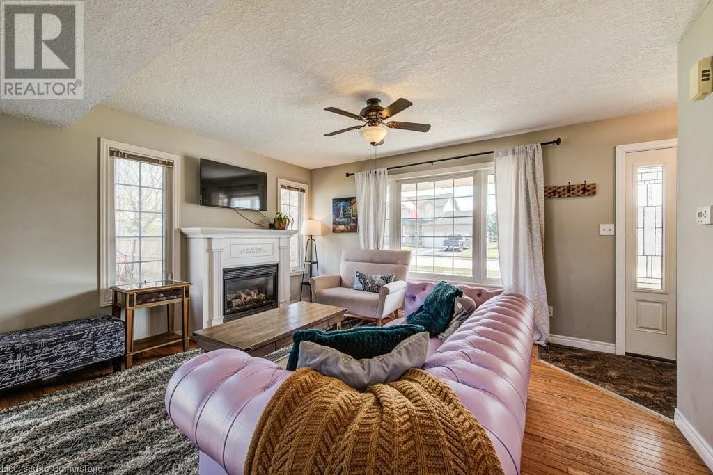 705 LAVERY STREET Image 22