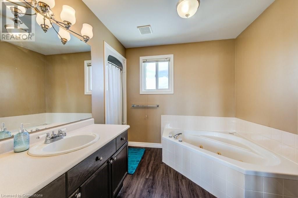 705 LAVERY STREET Image 30