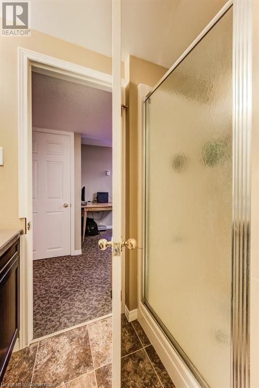 705 LAVERY STREET Image 39