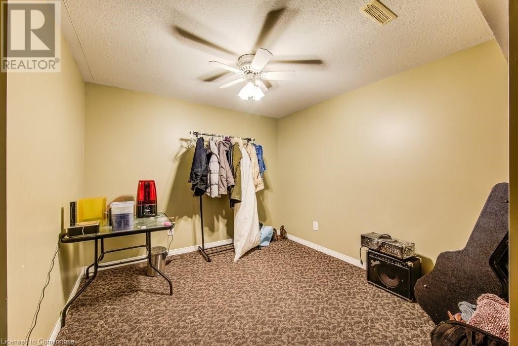 705 LAVERY STREET Image 42