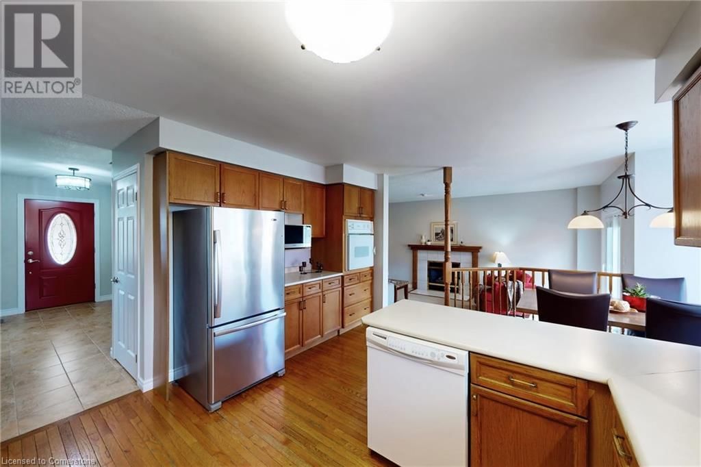 530 BURNETT AVENUE Image 11