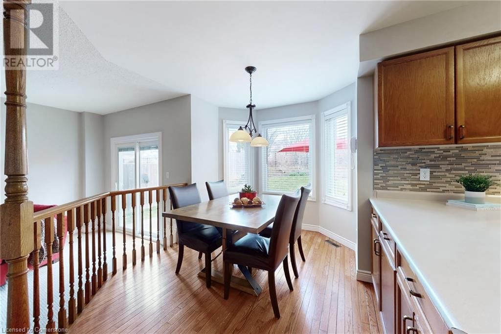 530 BURNETT AVENUE Image 13