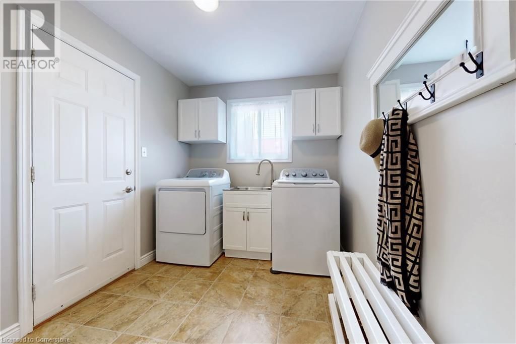 530 BURNETT AVENUE Image 18