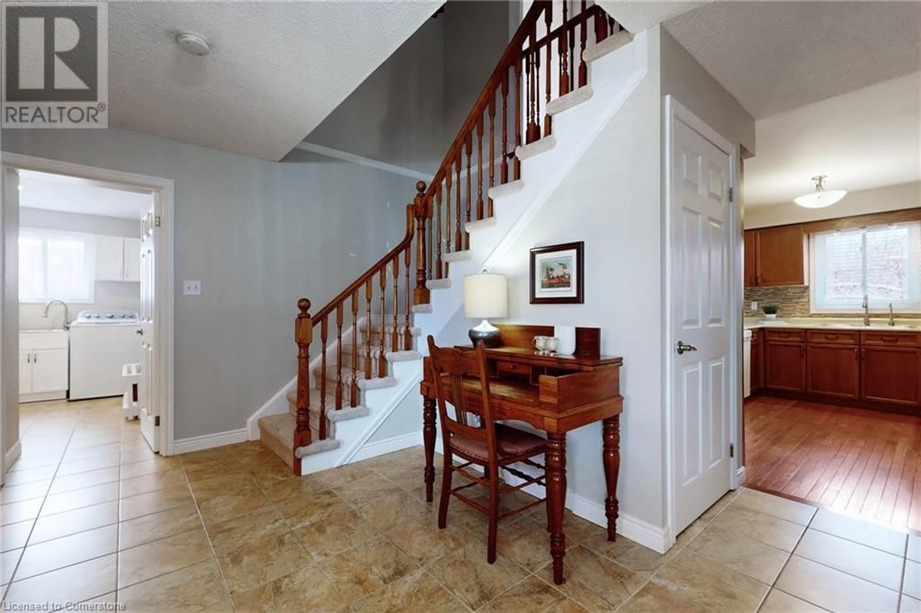 530 BURNETT AVENUE Image 19