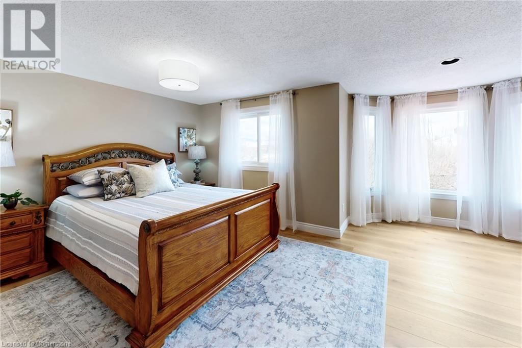 530 BURNETT AVENUE Image 20
