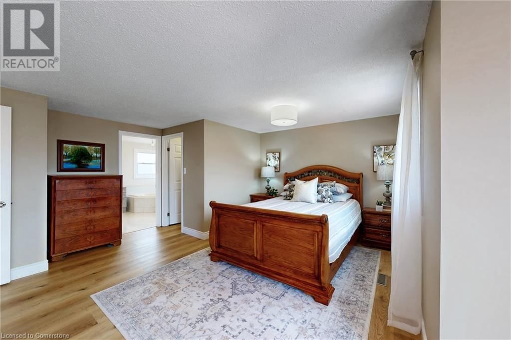 530 BURNETT AVENUE Image 21
