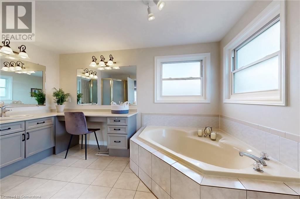 530 BURNETT AVENUE Image 23