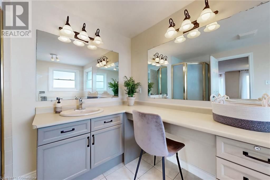 530 BURNETT AVENUE Image 24