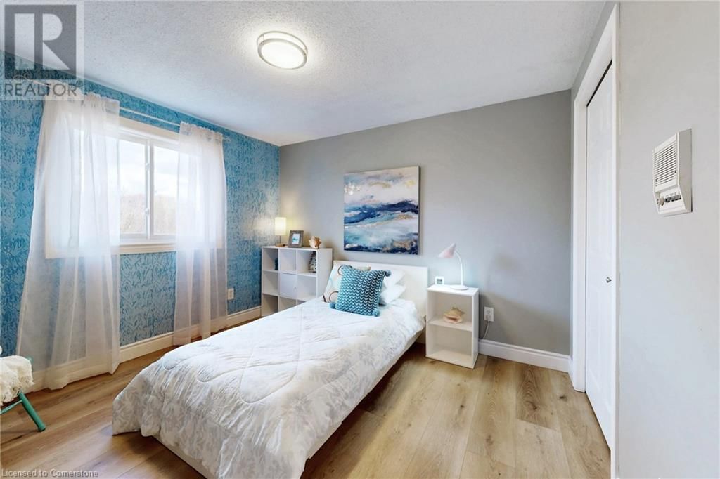 530 BURNETT AVENUE Image 26