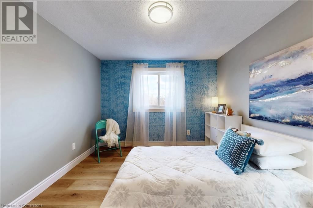 530 BURNETT AVENUE Image 27