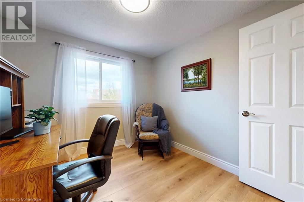 530 BURNETT AVENUE Image 30