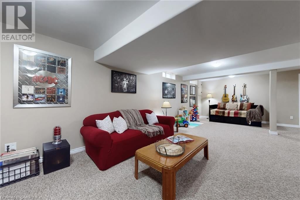 530 BURNETT AVENUE Image 35