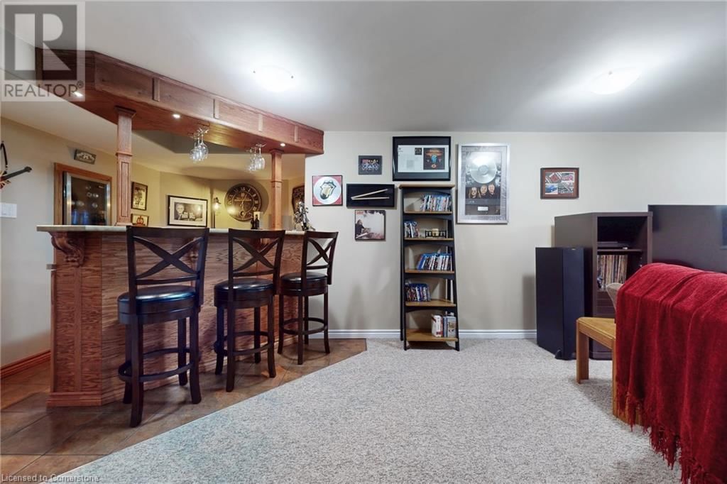 530 BURNETT AVENUE Image 38
