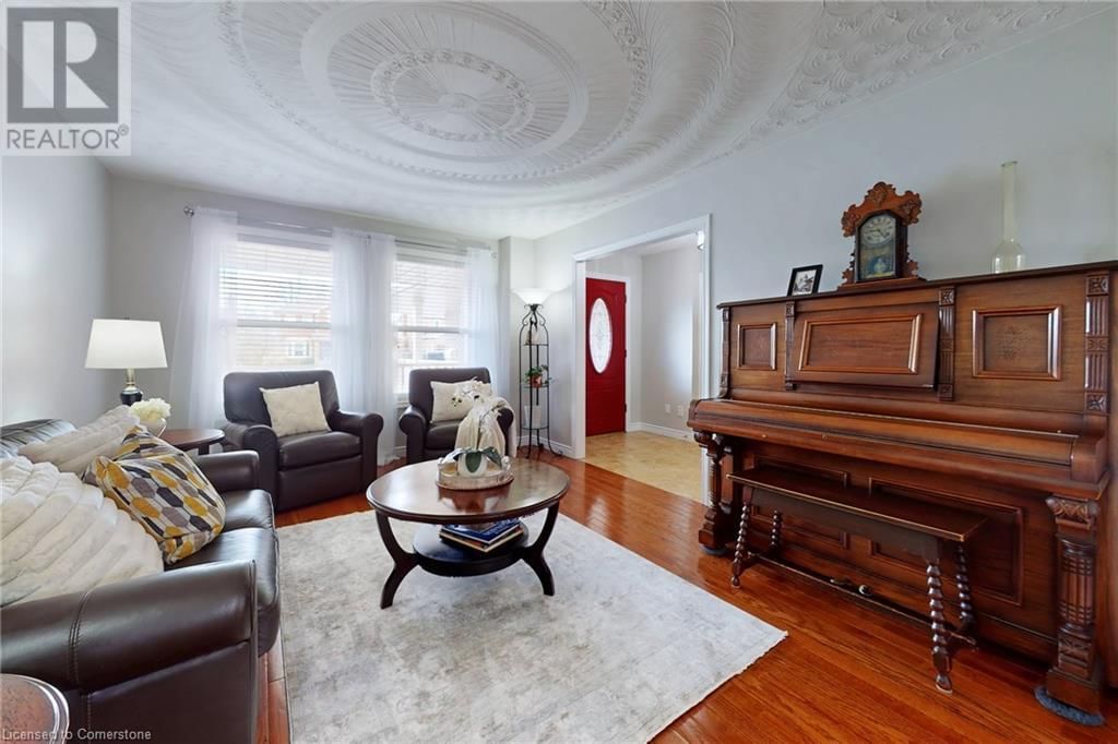 530 BURNETT AVENUE Image 4