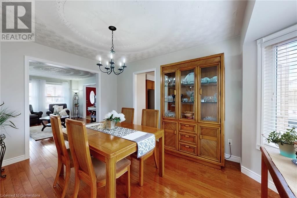 530 BURNETT AVENUE Image 8